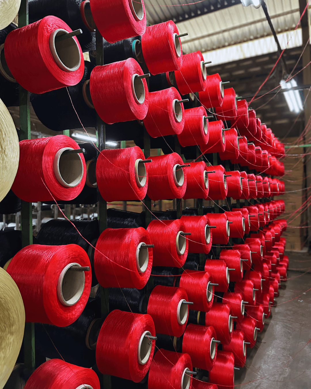 Deretan benang produksi Gema Sutera
